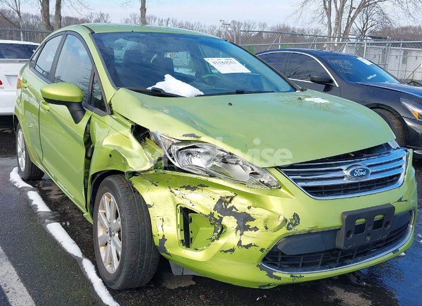 2011 Ford Fiesta SE (VIN 3FADP4BJ1BM147136) main photo