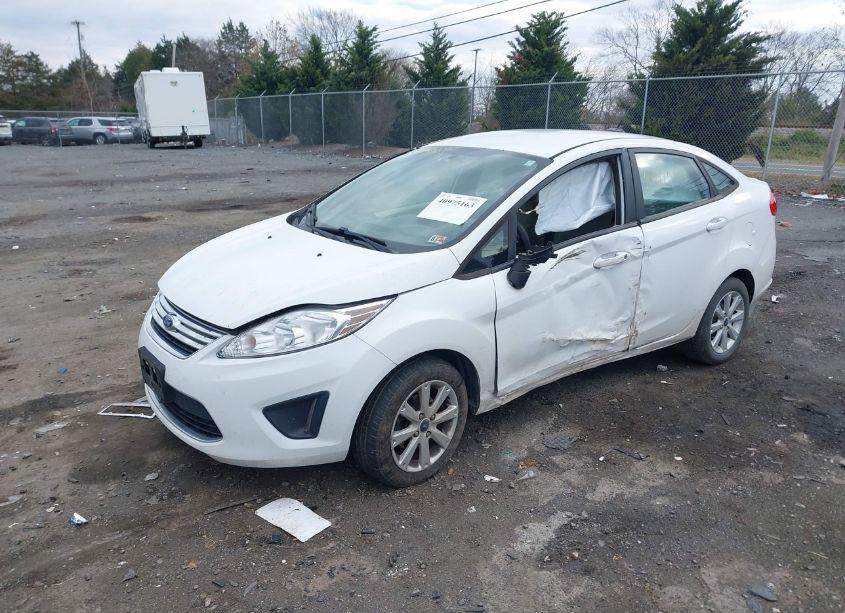 Photo 2 of 2011 Ford Fiesta SE (VIN 3FADP4BJ1BM196062)