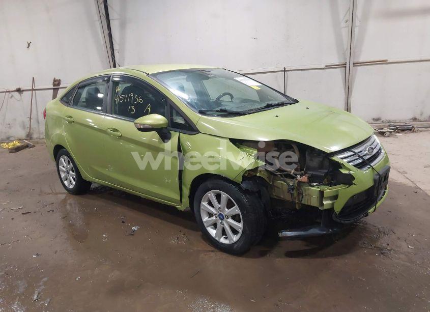 2013 Ford Fiesta SE (VIN 3FADP4BJ1DM164926) main photo