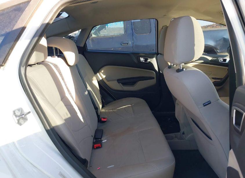 Photo 8 of 2014 Ford Fiesta SE (VIN 3FADP4BJ1EM215973)