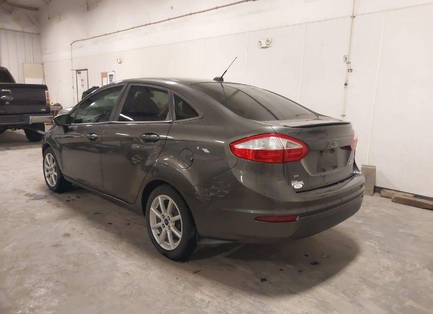 Photo 3 of 2015 Ford Fiesta SE (VIN 3FADP4BJ1FM145974)