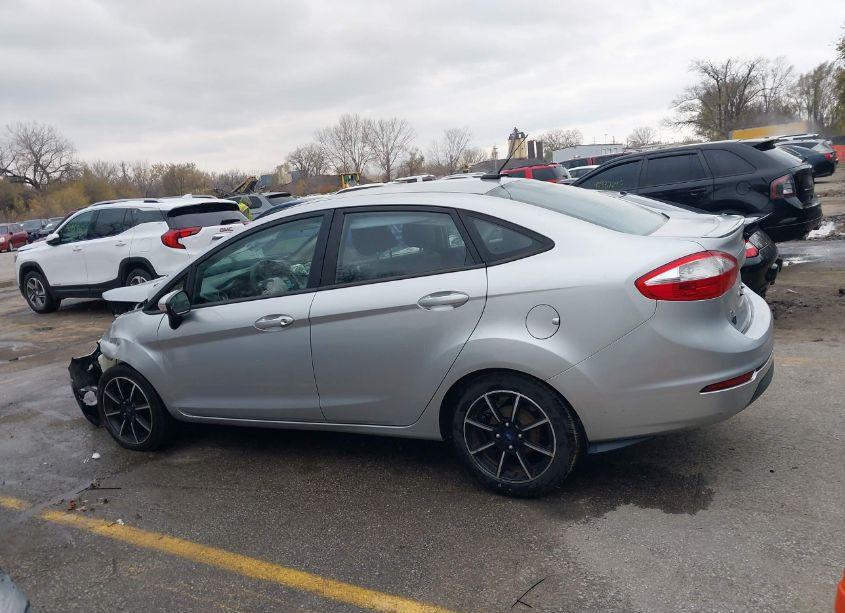 Photo 14 of 2015 Ford Fiesta SE (VIN 3FADP4BJ1FM159325)