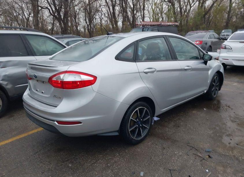 Photo 4 of 2015 Ford Fiesta SE (VIN 3FADP4BJ1FM159325)