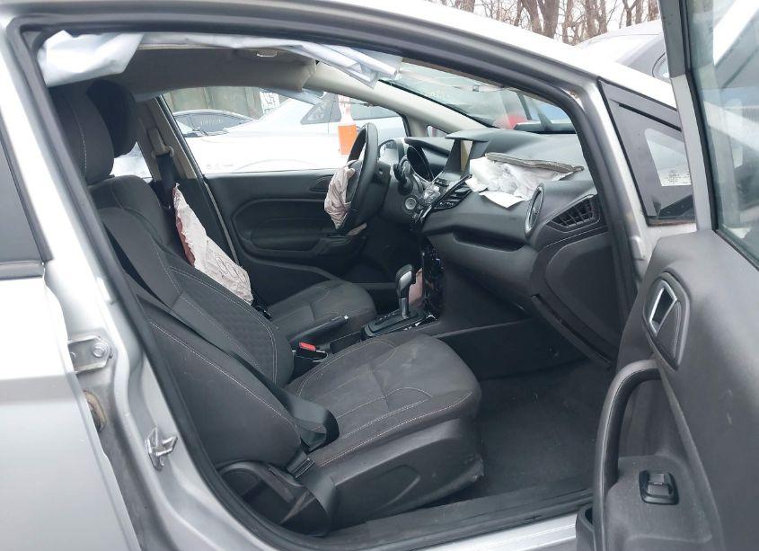 Photo 5 of 2015 Ford Fiesta SE (VIN 3FADP4BJ1FM159325)