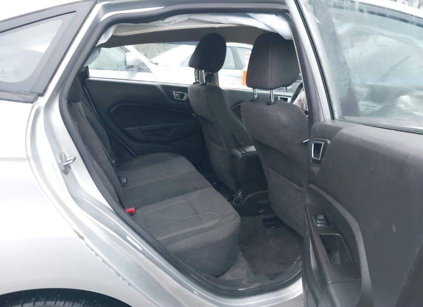 Photo 8 of 2015 Ford Fiesta SE (VIN 3FADP4BJ1FM159325)