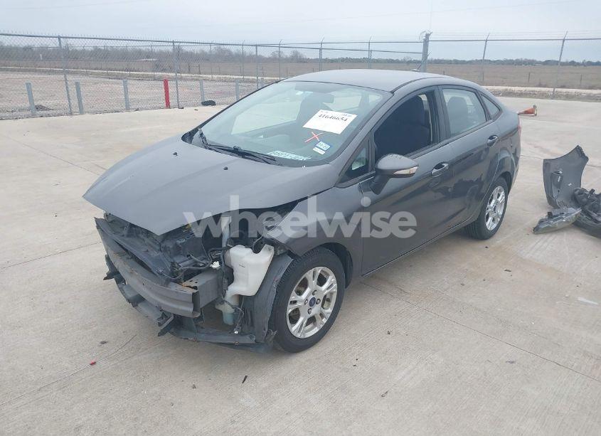 Photo 2 of 2015 Ford Fiesta SE (VIN 3FADP4BJ1FM161513)
