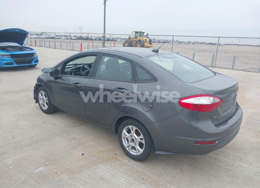 Photo 3 of 2015 Ford Fiesta SE (VIN 3FADP4BJ1FM161513)