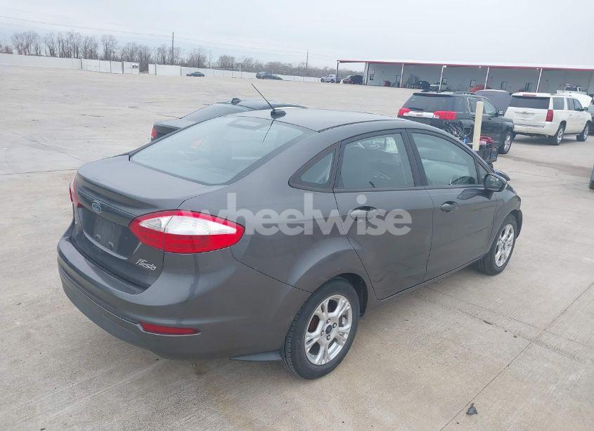 Photo 4 of 2015 Ford Fiesta SE (VIN 3FADP4BJ1FM161513)