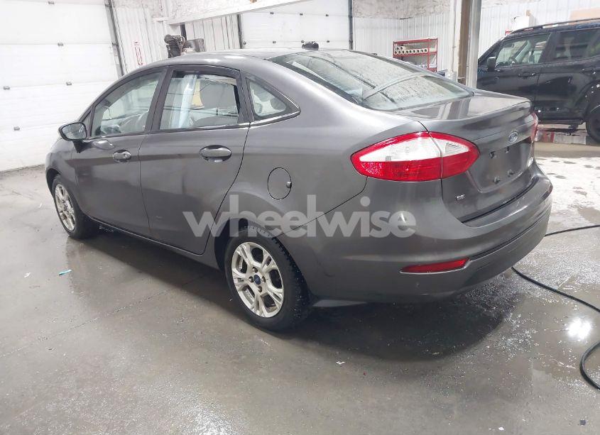 Photo 3 of 2015 Ford Fiesta SE (VIN 3FADP4BJ1FM221967)