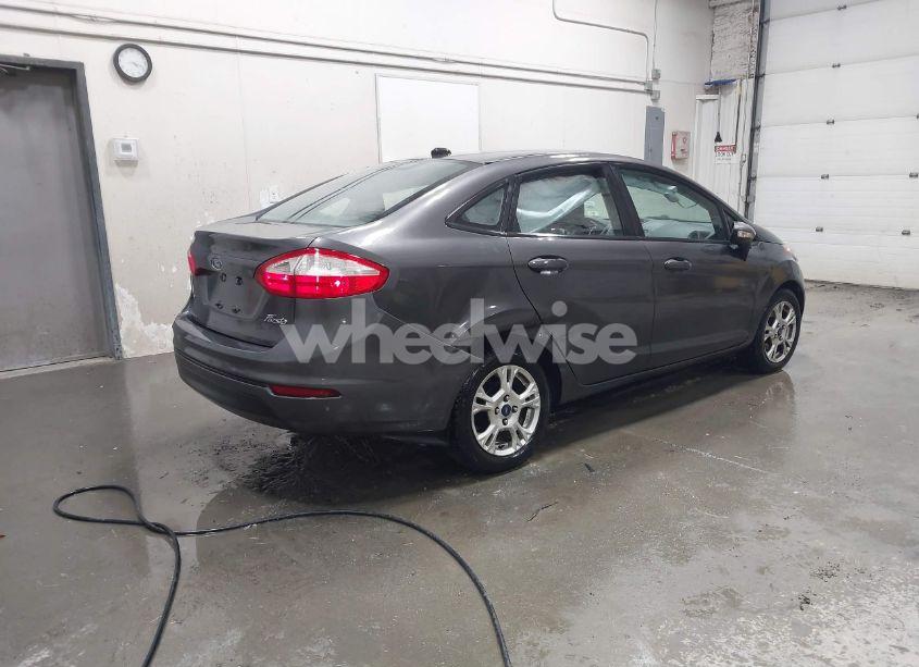 Photo 4 of 2015 Ford Fiesta SE (VIN 3FADP4BJ1FM221967)