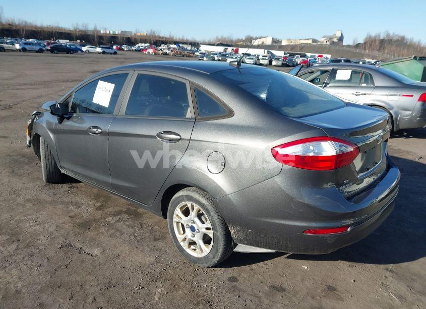 Photo 3 of 2016 Ford Fiesta SE (VIN 3FADP4BJ1GM129923)