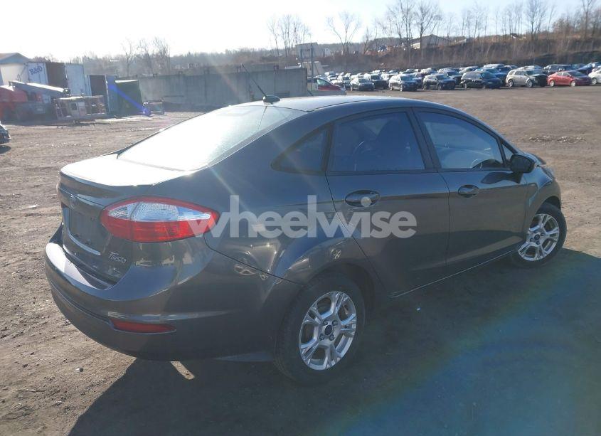 Photo 4 of 2016 Ford Fiesta SE (VIN 3FADP4BJ1GM129923)