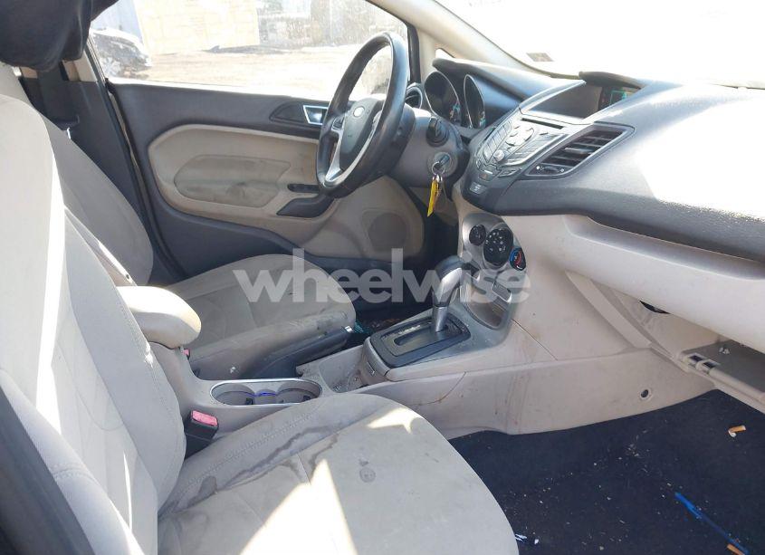 Photo 5 of 2016 Ford Fiesta SE (VIN 3FADP4BJ1GM129923)