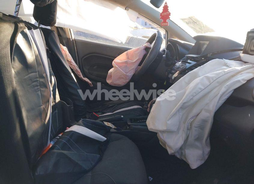 Photo 5 of 2016 Ford Fiesta SE (VIN 3FADP4BJ1GM205916)