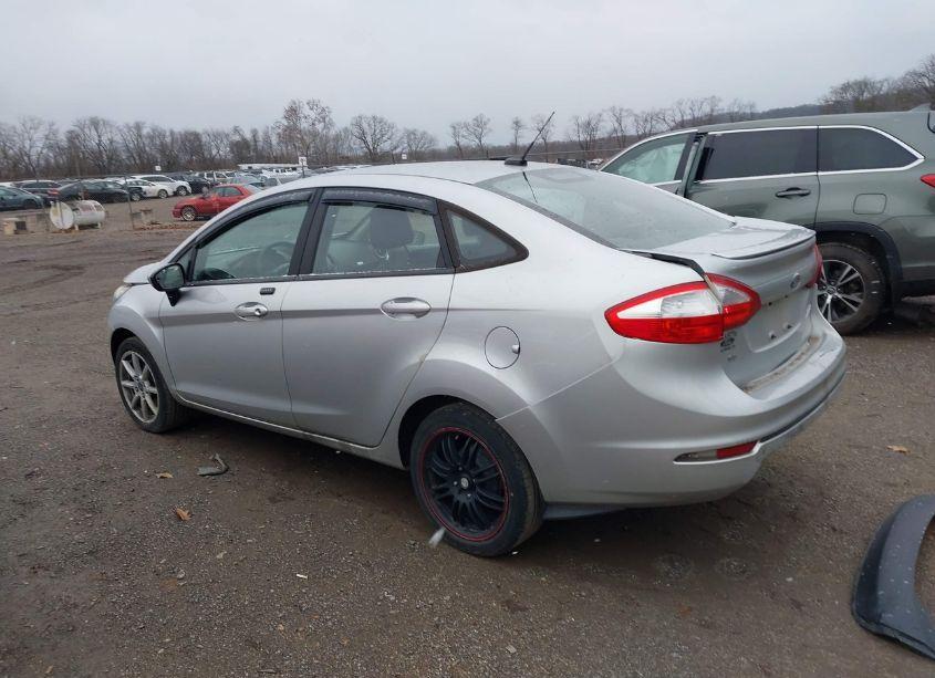 Photo 3 of 2017 Ford Fiesta SE (VIN 3FADP4BJ1HM152961)