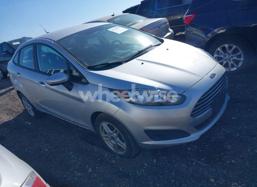 2017 Ford Fiesta SE (VIN 3FADP4BJ1HM170103) main photo