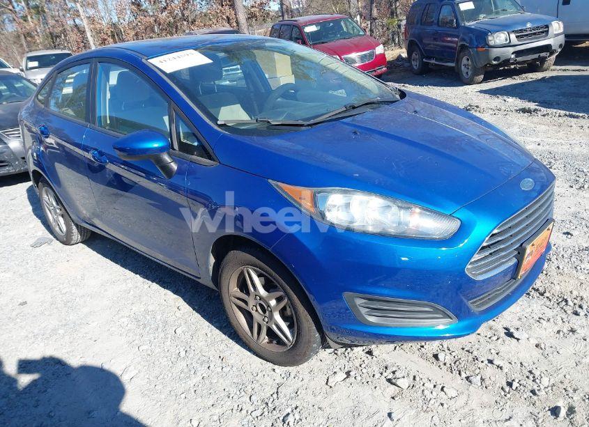 2018 Ford Fiesta SE (VIN 3FADP4BJ1JM131629) main photo