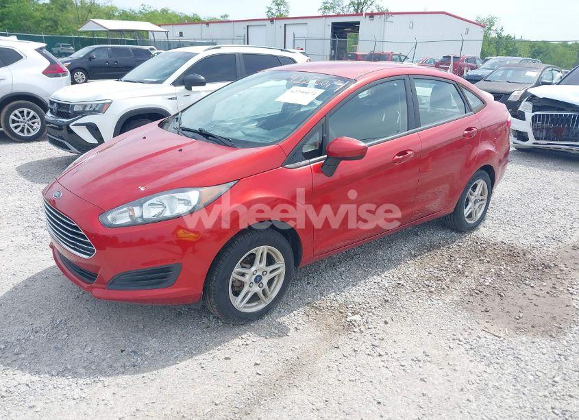 Photo 2 of 2018 Ford Fiesta SE (VIN 3FADP4BJ1JM132084)