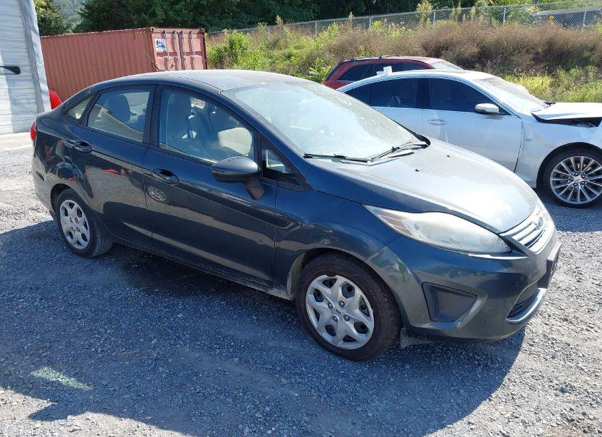 2011 Ford Fiesta SE (VIN 3FADP4BJ2BM232406) main photo