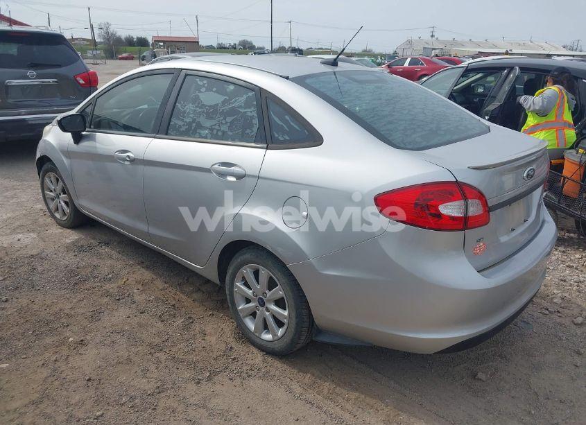 Photo 3 of 2013 Ford Fiesta SE (VIN 3FADP4BJ2DM225491)