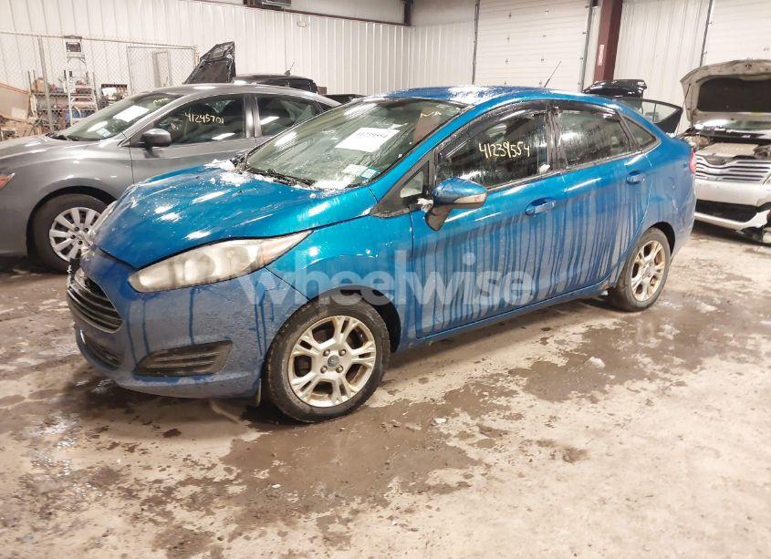 Photo 2 of 2015 Ford Fiesta SE (VIN 3FADP4BJ2FM218737)