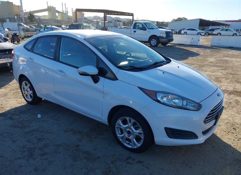 2016 Ford Fiesta SE (VIN 3FADP4BJ2GM123578) main photo