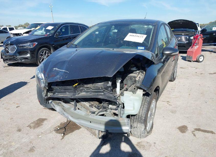 Photo 2 of 2016 Ford Fiesta SE (VIN 3FADP4BJ2GM197227)