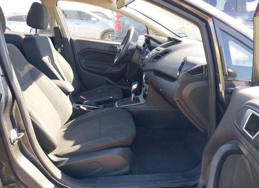 Photo 5 of 2016 Ford Fiesta SE (VIN 3FADP4BJ2GM197227)