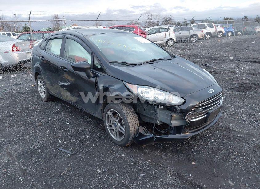 2019 Ford Fiesta SE (VIN 3FADP4BJ2KM109057) main photo