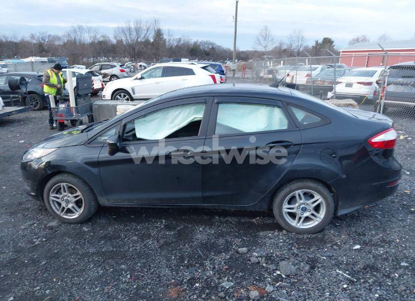 Photo 14 of 2019 Ford Fiesta SE (VIN 3FADP4BJ2KM109057)