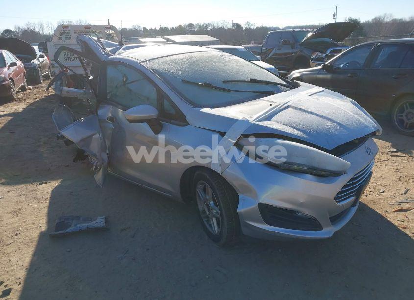 2019 Ford Fiesta SE (VIN 3FADP4BJ2KM128627) main photo