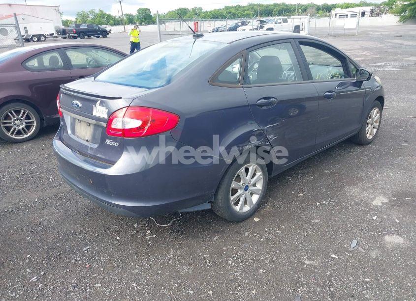 Photo 4 of 2013 Ford Fiesta SE (VIN 3FADP4BJ3DM142247)