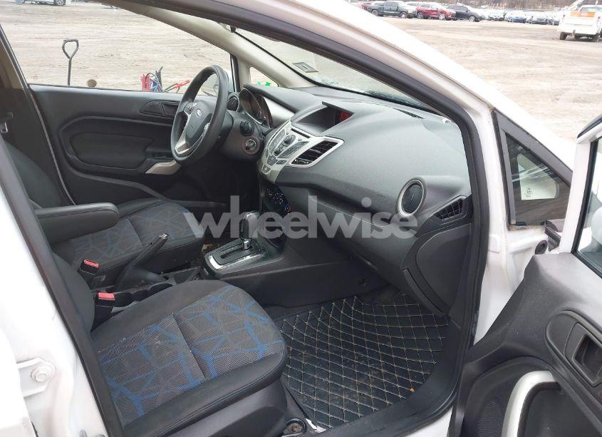 Photo 5 of 2013 Ford Fiesta SE (VIN 3FADP4BJ3DM157735)