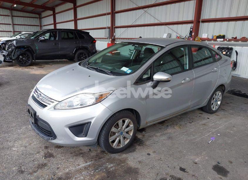 Photo 2 of 2013 Ford Fiesta SE (VIN 3FADP4BJ3DM173949)