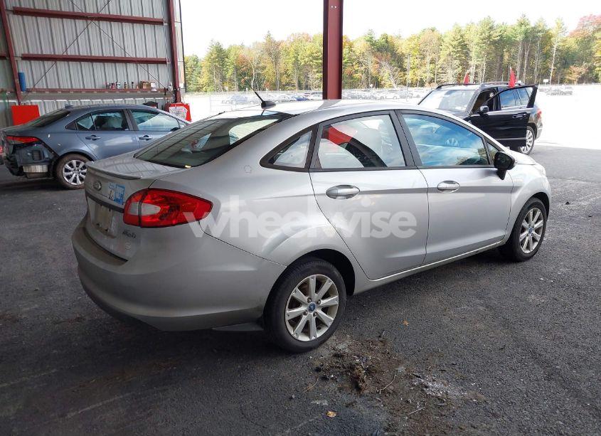 Photo 4 of 2013 Ford Fiesta SE (VIN 3FADP4BJ3DM173949)