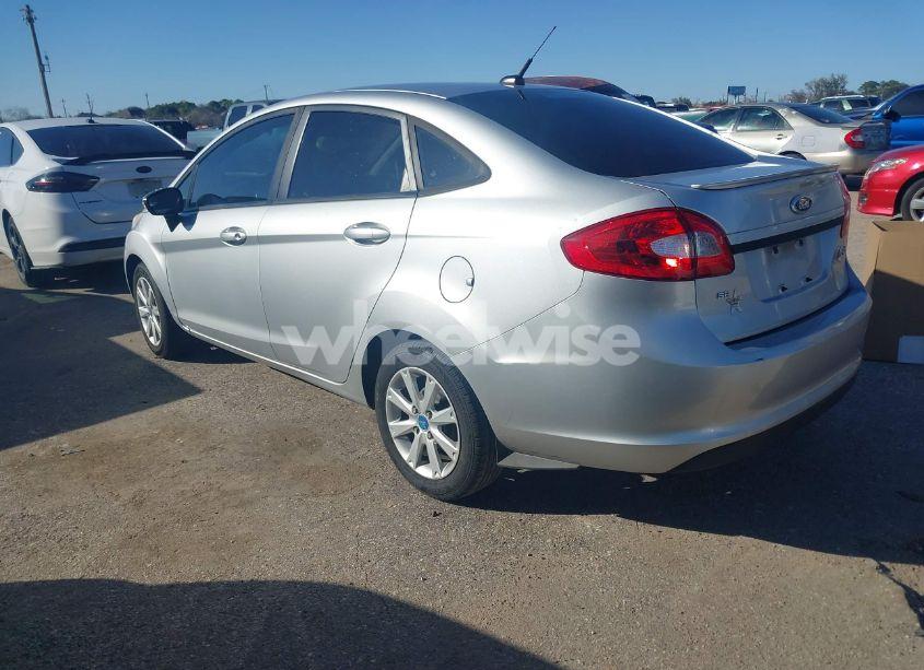 Photo 3 of 2013 Ford Fiesta SE (VIN 3FADP4BJ3DM176608)