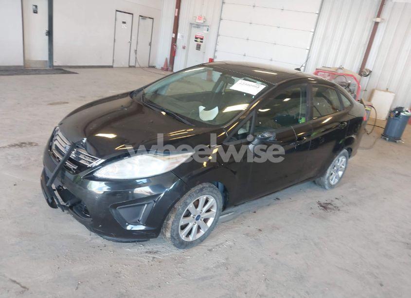 Photo 2 of 2013 Ford Fiesta SE (VIN 3FADP4BJ3DM199922)