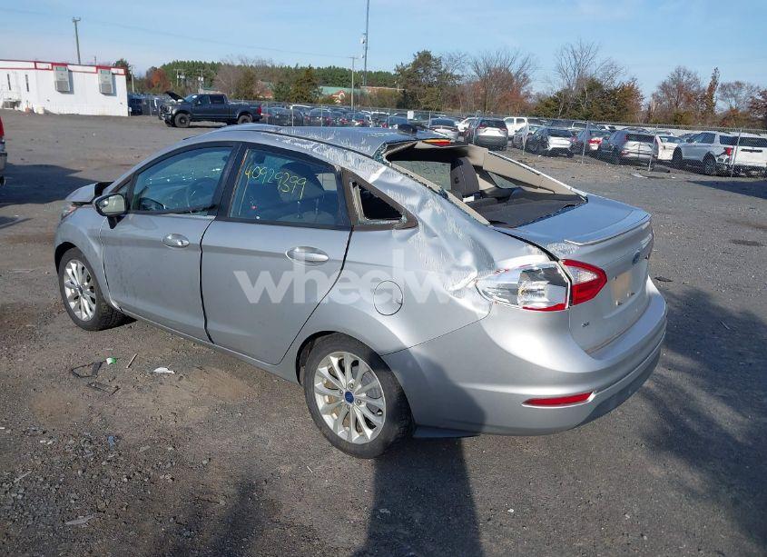 Photo 3 of 2014 Ford Fiesta SE (VIN 3FADP4BJ3EM110089)