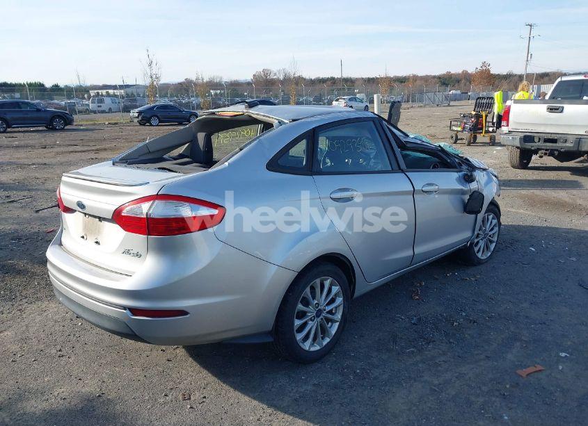 Photo 4 of 2014 Ford Fiesta SE (VIN 3FADP4BJ3EM110089)