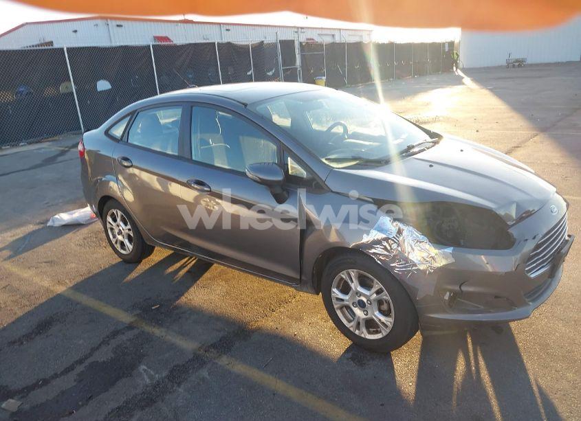 2014 Ford Fiesta SE (VIN 3FADP4BJ3EM171264) main photo