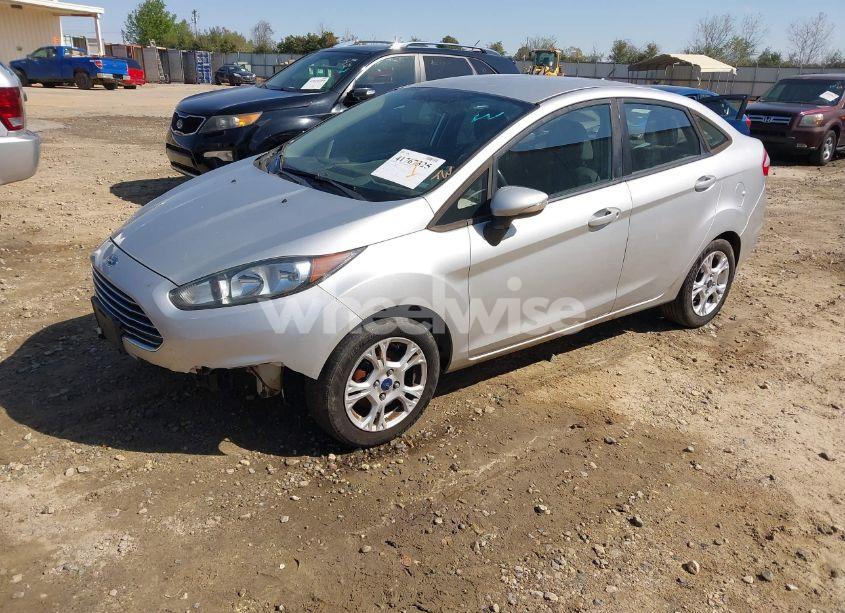 Photo 2 of 2014 Ford Fiesta SE (VIN 3FADP4BJ3EM189585)