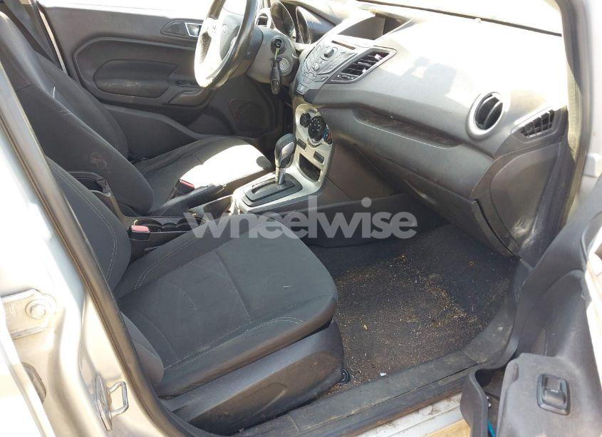 Photo 5 of 2014 Ford Fiesta SE (VIN 3FADP4BJ3EM189585)