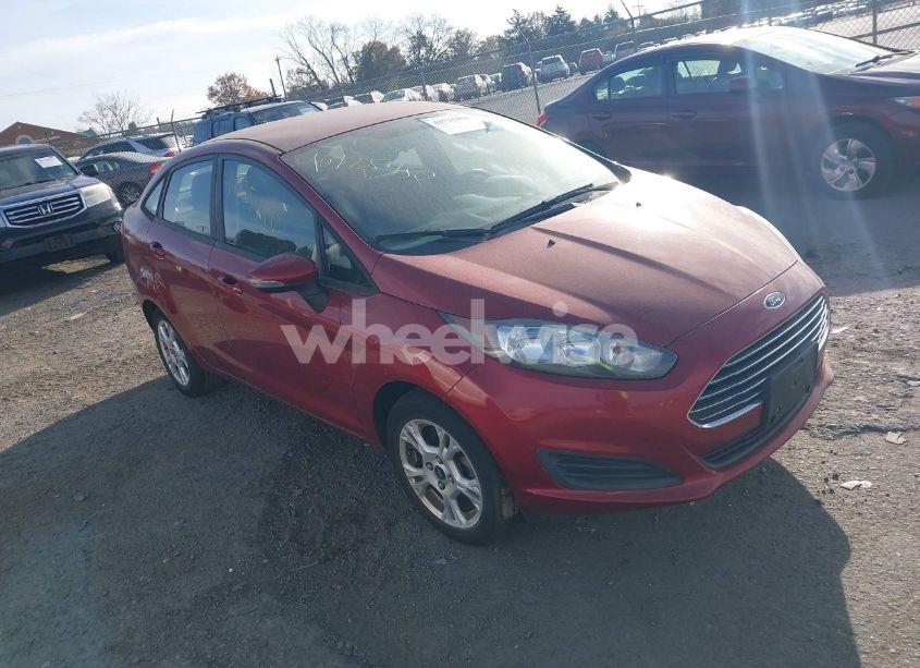 2014 Ford Fiesta SE (VIN 3FADP4BJ3EM211360) main photo