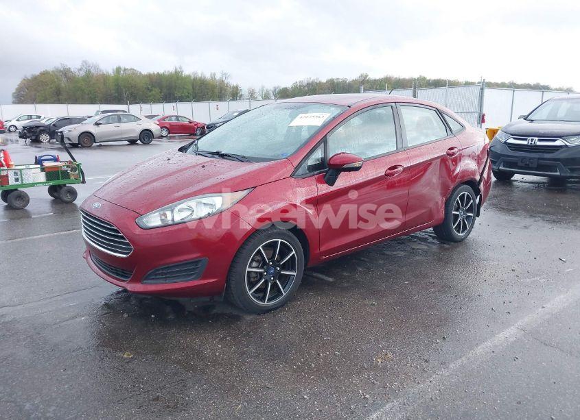 Photo 2 of 2015 Ford Fiesta SE (VIN 3FADP4BJ3FM100891)