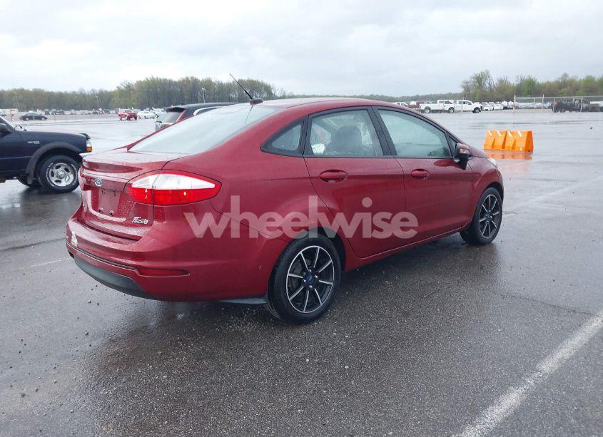 Photo 4 of 2015 Ford Fiesta SE (VIN 3FADP4BJ3FM100891)