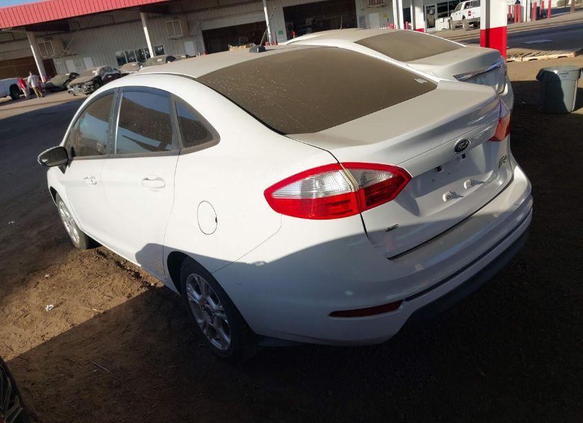 Photo 3 of 2015 Ford Fiesta SE (VIN 3FADP4BJ3FM102091)