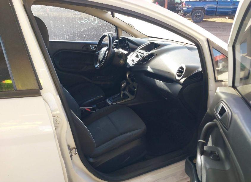 Photo 5 of 2015 Ford Fiesta SE (VIN 3FADP4BJ3FM102091)