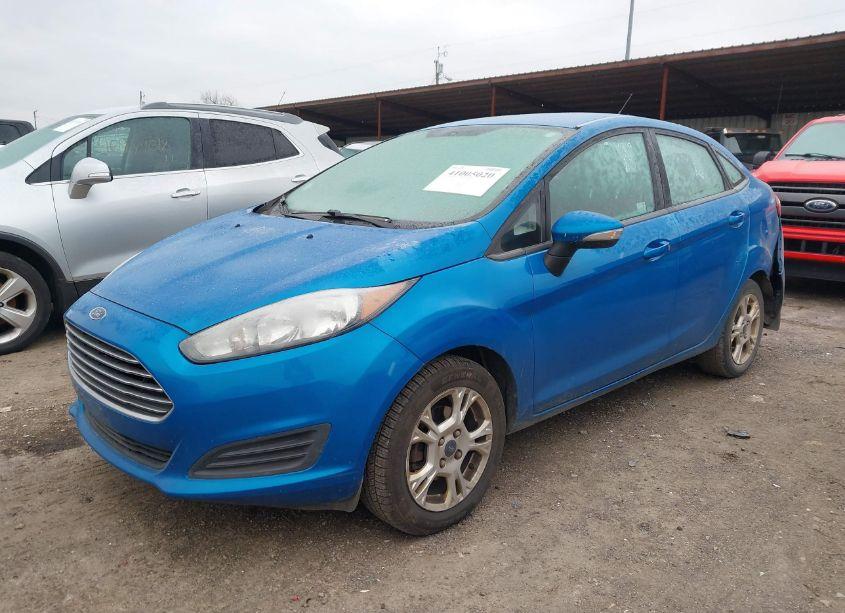 Photo 2 of 2015 Ford Fiesta SE (VIN 3FADP4BJ3FM141182)
