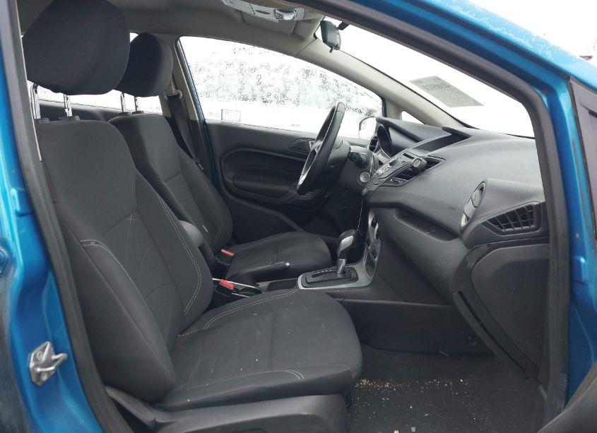 Photo 5 of 2015 Ford Fiesta SE (VIN 3FADP4BJ3FM141182)