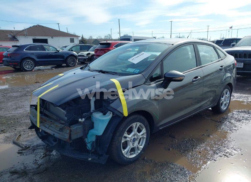 Photo 2 of 2015 Ford Fiesta SE (VIN 3FADP4BJ3FM175591)